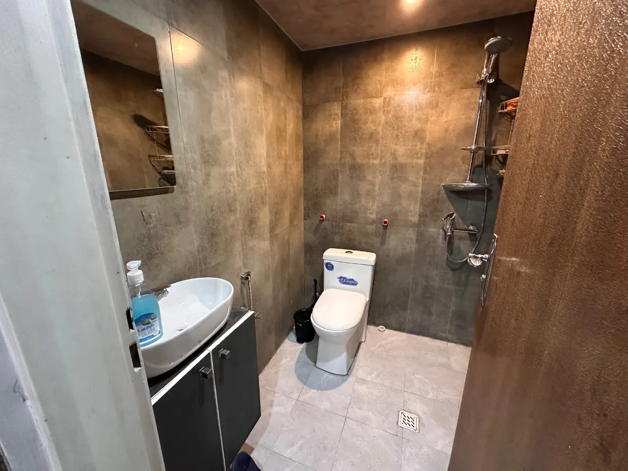 تصویر اجاره باغ ویلای سه خوابه مدرن با استخر آبگرم و روف گاردن در سهیلیه سنقرآباد کردان نزدیک تهران