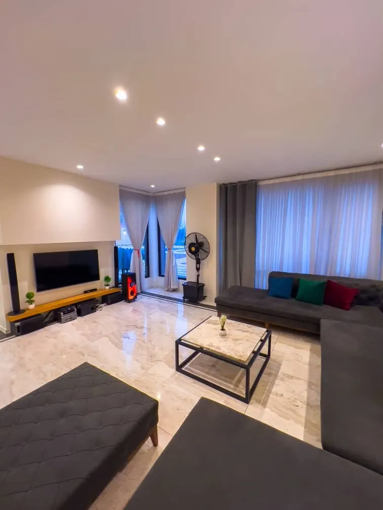 تصویر اجاره عمارت مدرن و لاکچری در کردان | تجربهای متفاوت از اقامت VIP
