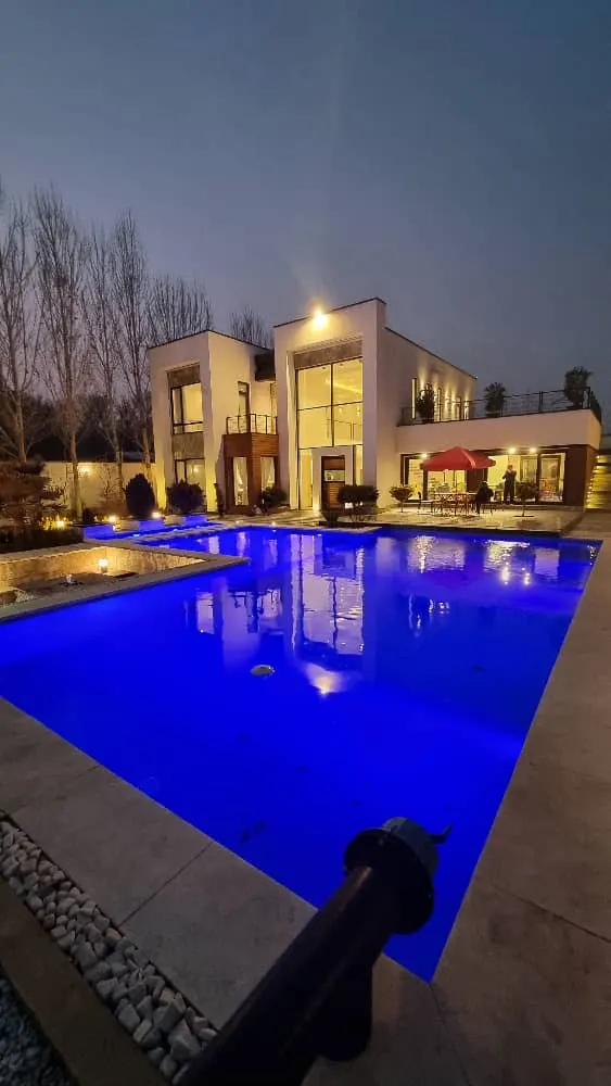تصویر اجاره عمارت مدرن و لاکچری در کردان | تجربهای متفاوت از اقامت VIP